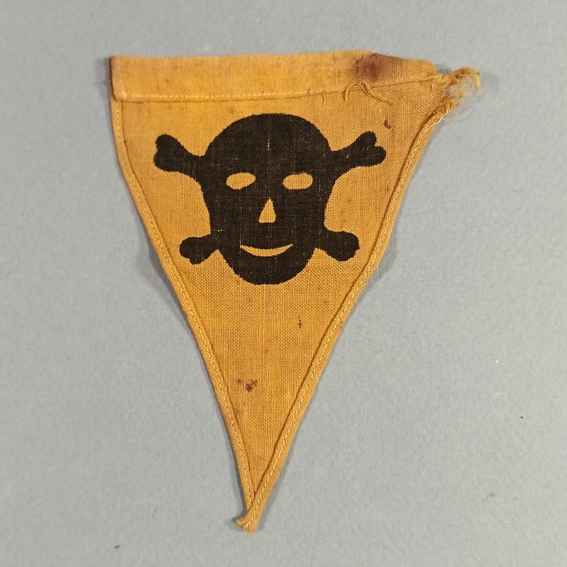 PETIT DRAPEAU ALLEMAND SIGNALEMENT DE MINES OU TERRAIN MINE SECONDE GUERRE